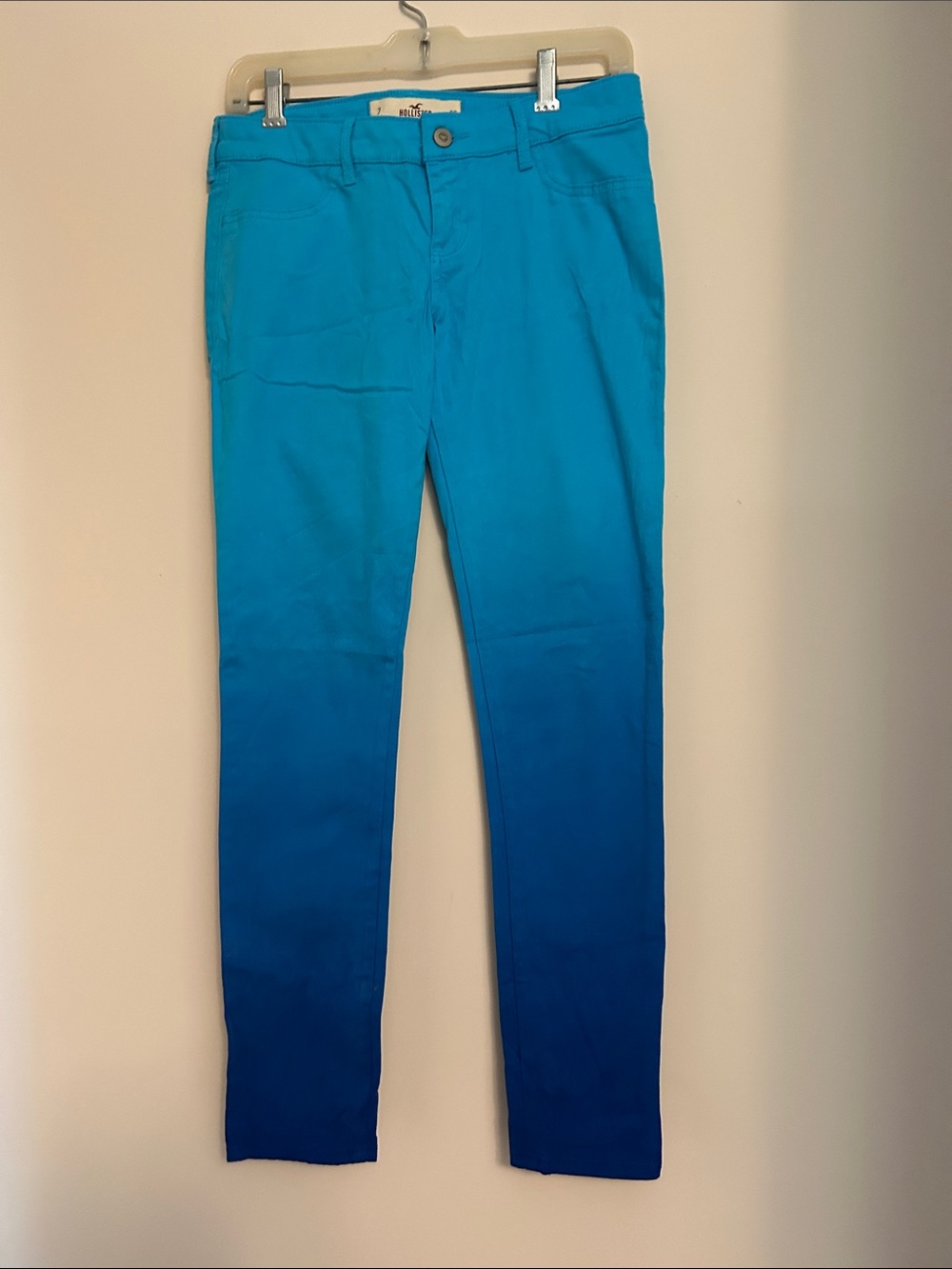Hollister Turquoise to Deep Blue Ombre Chinos size 28 like new